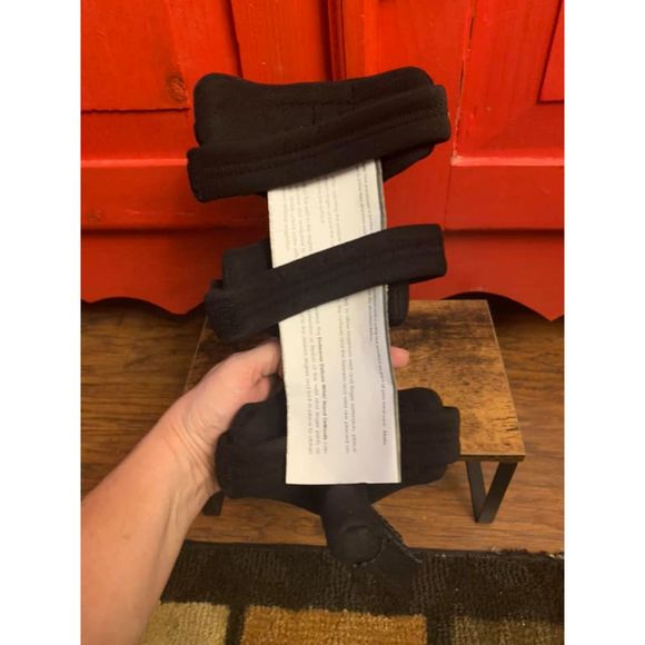NEW in Package Comfortland Endeavor Deluxe Wrist Hand Splint Never Used Black - Picture 4 of 5